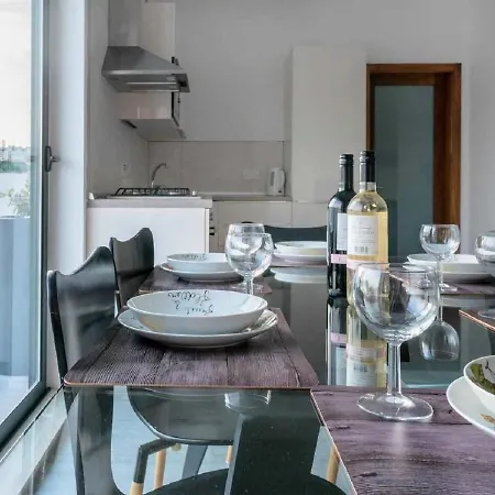 Bugibba Deluxe Penthouse With Terrace & Communal Swimming Pool דירה סיינט פול ביי