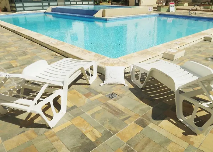 Appartement Bugibba Deluxe Penthouse With Terrace & Communal Swimming Pool San Pawl il-Baħar