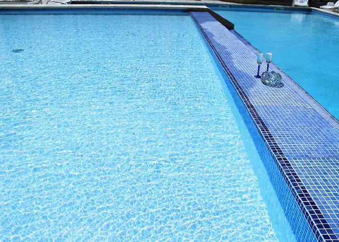 Bugibba Deluxe Penthouse With Terrace & Communal Swimming Pool San Pawl il-Baħar