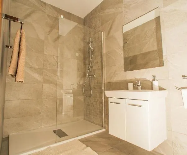 Bugibba Deluxe Penthouse With Terrace & Communal Swimming Pool St. Paul's Bay