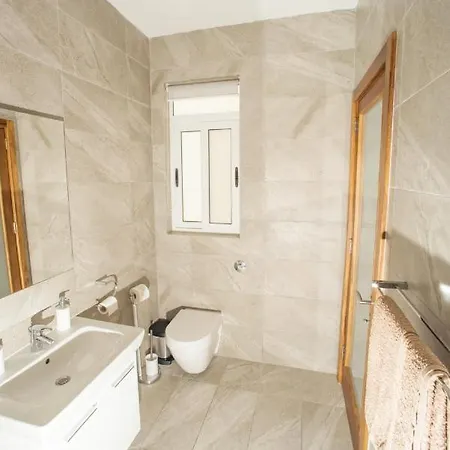 Appartamento Bugibba Deluxe Penthouse With Terrace & Communal Swimming Pool *